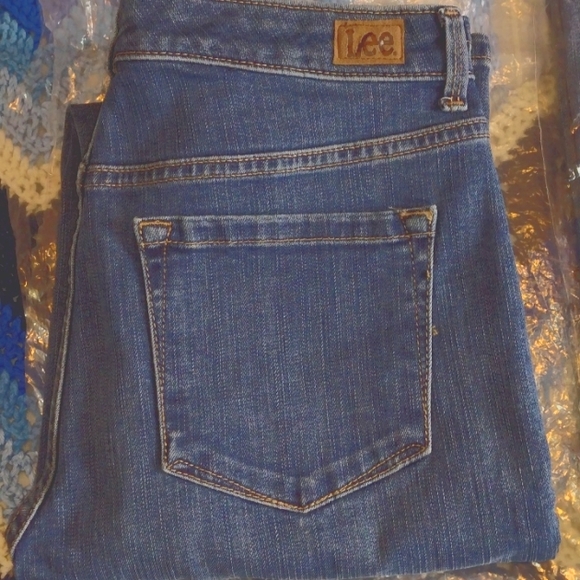 😲 WOWZ‼️ Discounted Shipping‼️ Bundle Women's Lee Jeans‼️ - Picture 1 of 3
